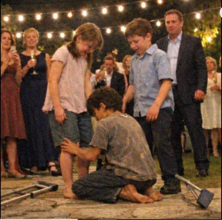 My daughter sewed her prom dress out of her late dad’s police uniform — when her bully dumped punch on it,